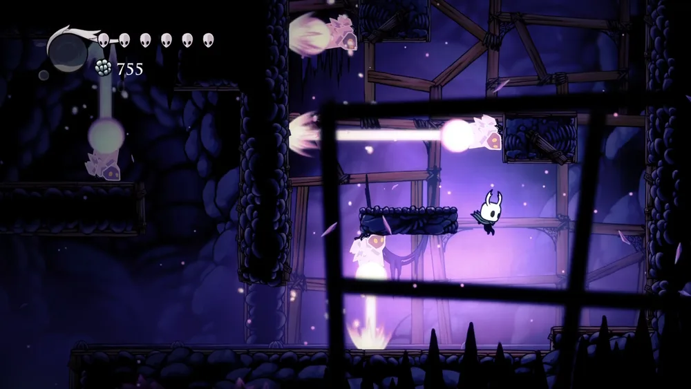 Первая же комната из ранее неизведанных встретила меня вот такими врагами-ловушками